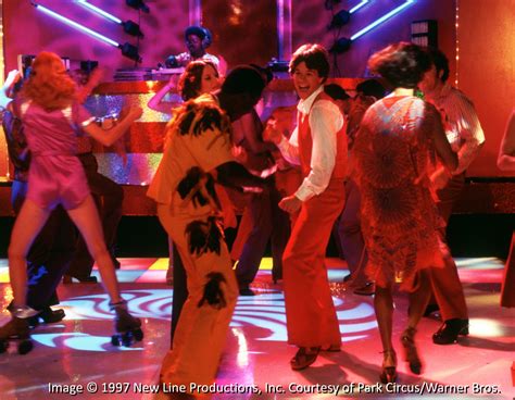 Boogie Nights: Un Viaggio Psicologico Scintillante Attraverso il Mondo del Cinema per Adulti!