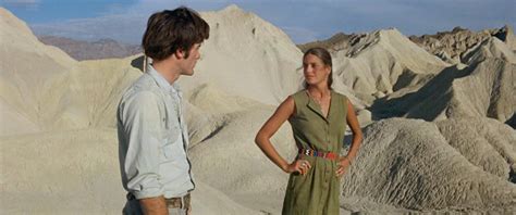  Zabriskie Point: Un Viaggio Cinematografico nell'Anima Americana in Turbamento!